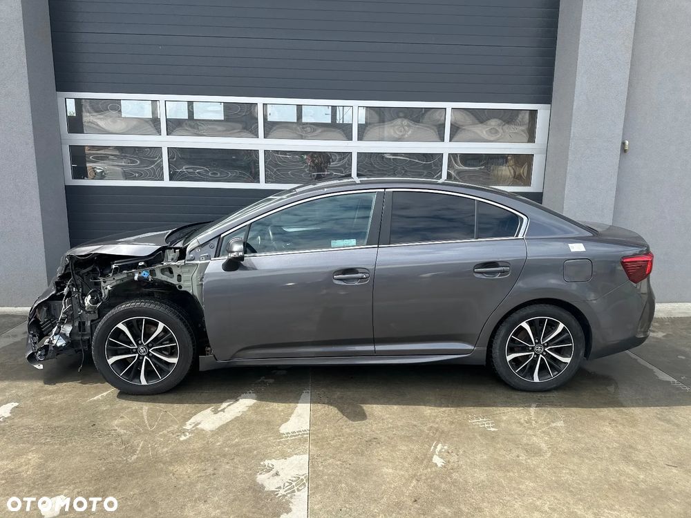 Toyota Avensis 2.0 D-4D Selection - 4