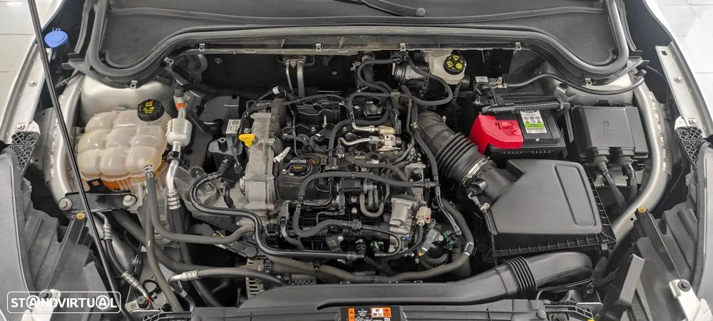 Ford Focus 1.0 EcoBoost MHEV ST-Line - 44