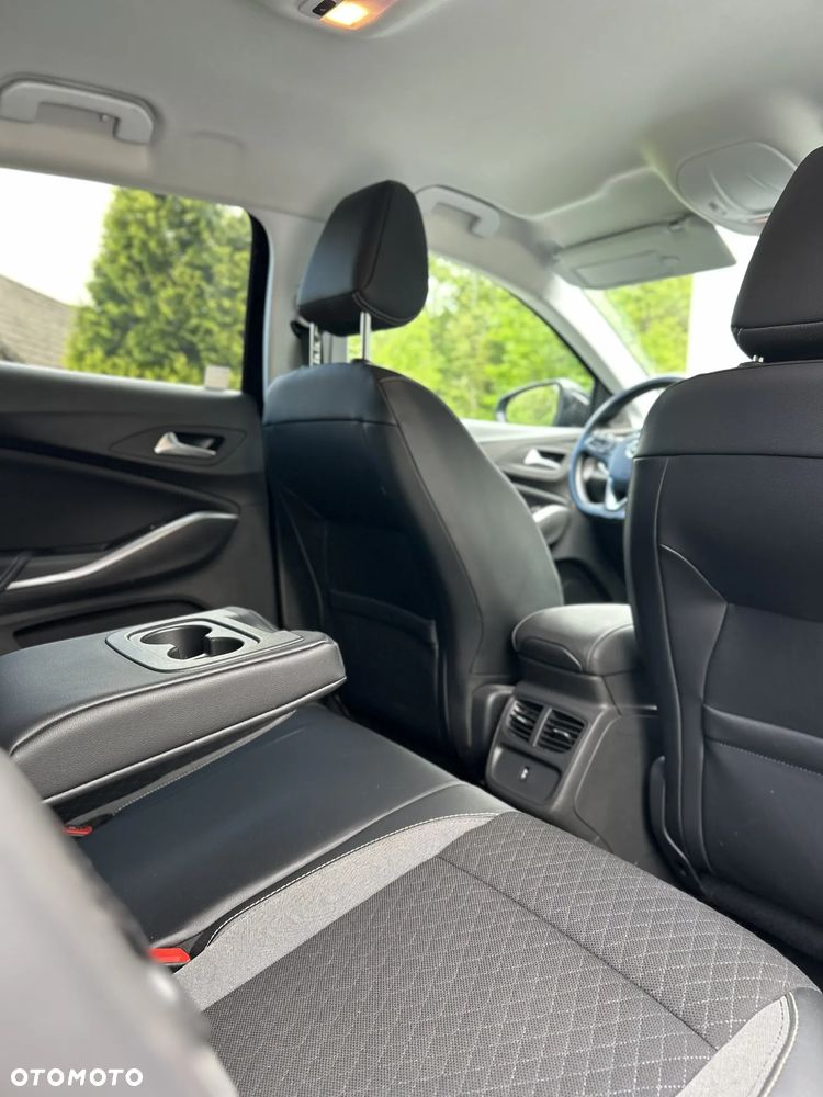 Opel Grandland 1.2 T Business Elegance S&S - 9