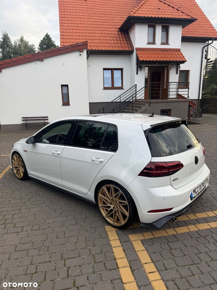 Volkswagen Golf GTI (BlueMotion Technology) DSG - 11