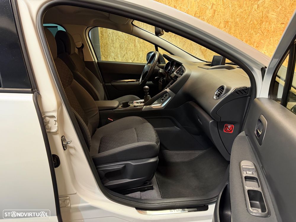 Peugeot 3008 1.6 HDi Style - 12