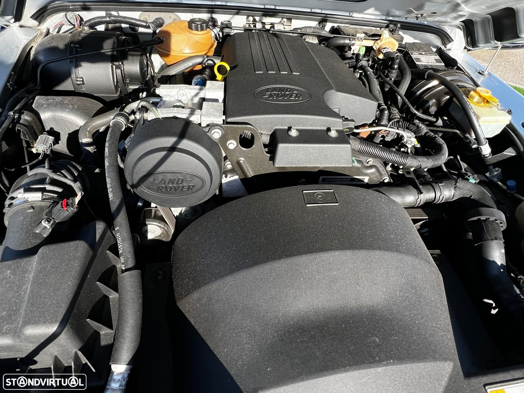 Land Rover Defender 110 CC 2.2 CRD E - 27