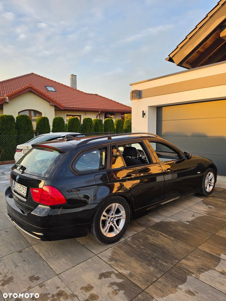 BMW Seria 3 318d - 12