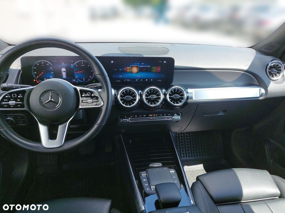 Mercedes-Benz GLB - 13