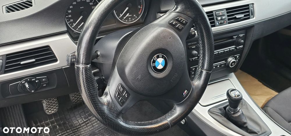 BMW Seria 3 320d - 10