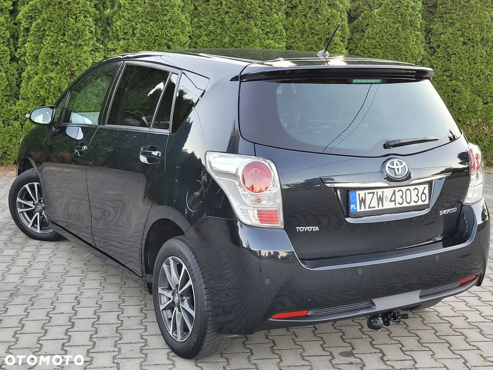 Toyota Verso 2.0 D-4D Executive - 17
