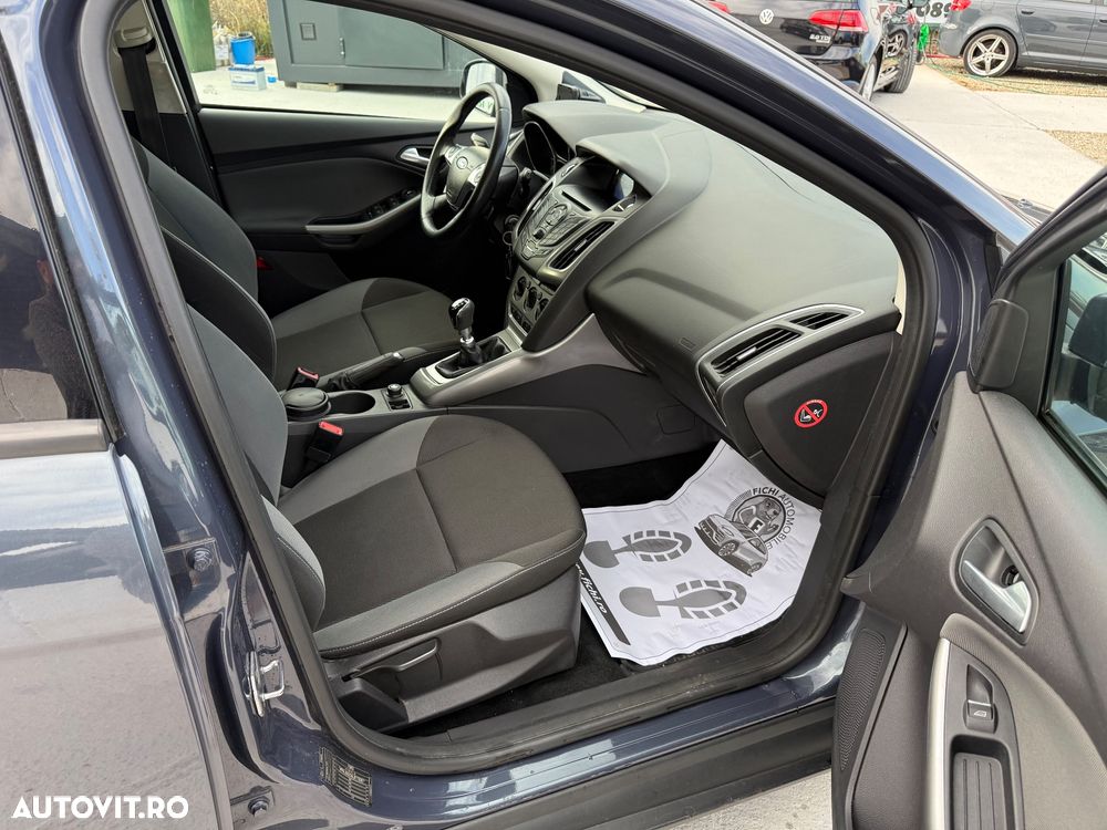 Ford Focus Turnier 1.6 TDCi DPF Titanium - 12