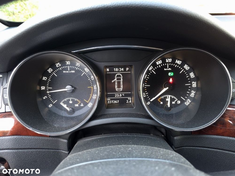 Skoda Superb 2.0 TDI Platinum DSG - 20