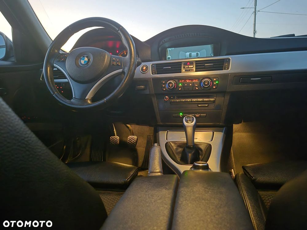 BMW Seria 3 318i Edition Exclusive - 14
