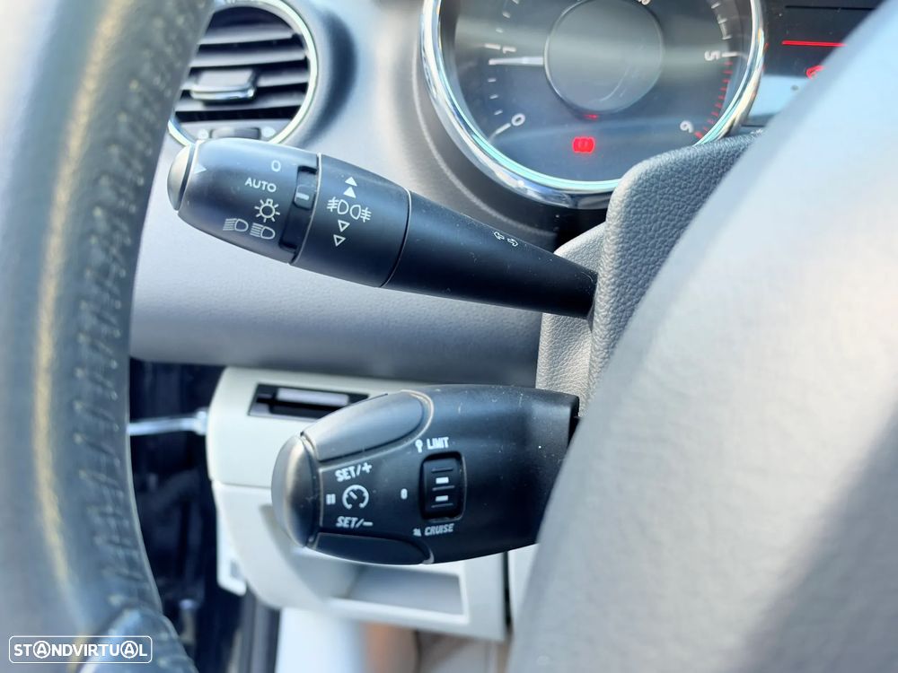 Peugeot 3008 1.6 HDi Executive - 22