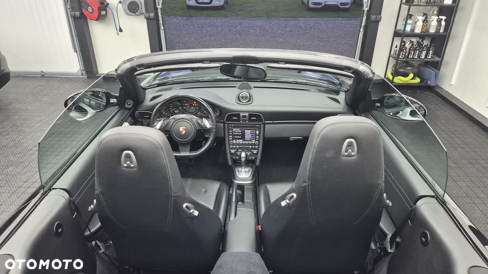Porsche 911 Carrera 4 PDK - 14