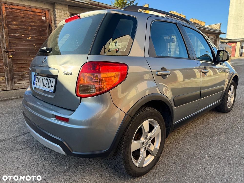 Suzuki SX4 1.6 Premium - 4