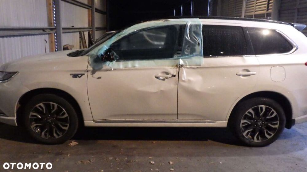 Mitsubishi Outlander Intense + - 8