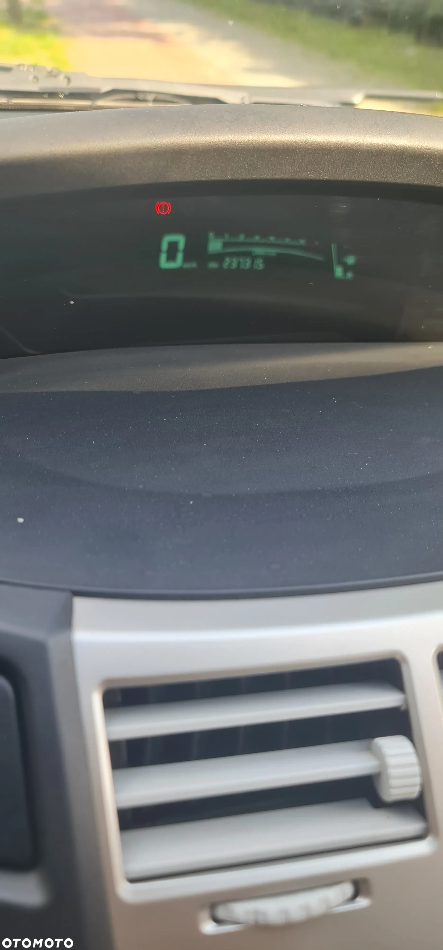 Toyota Yaris 1.3 - 9