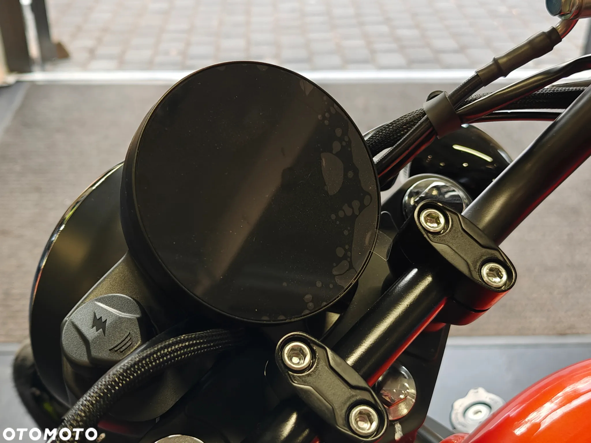 QJMOTOR SRV 125 - 10