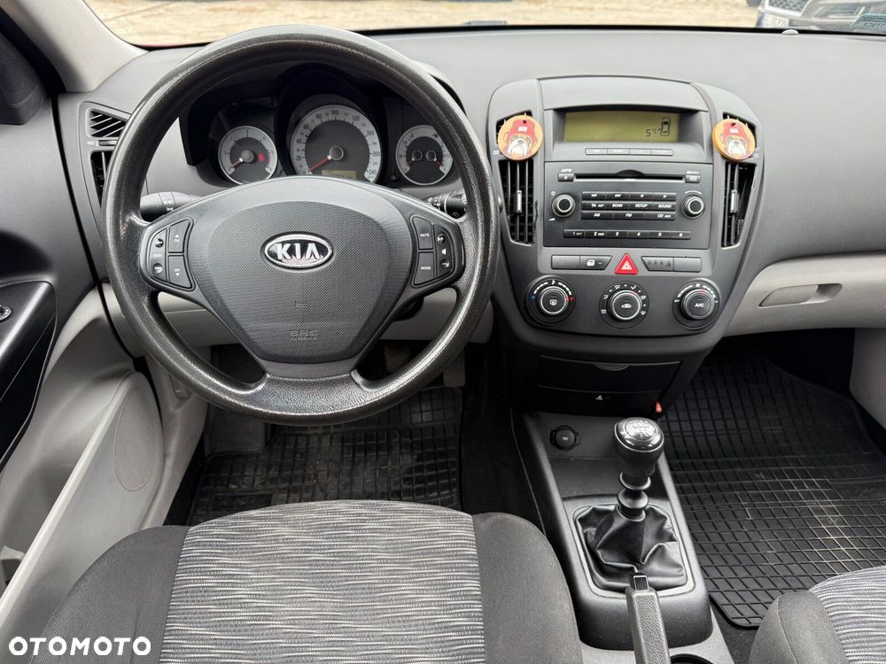 Kia Ceed - 18