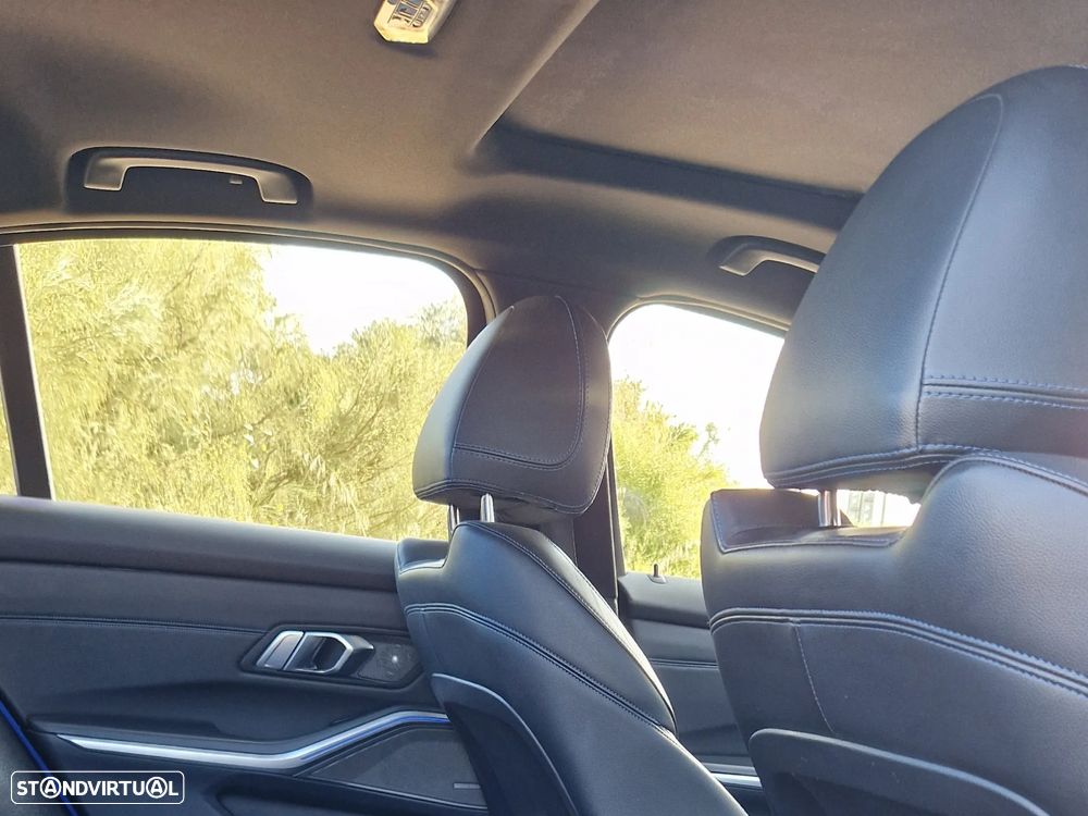 BMW 330 i Pack M Auto - 39