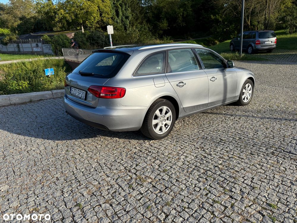 Audi A4 Avant 2.0 TDI DPF Ambiente - 4