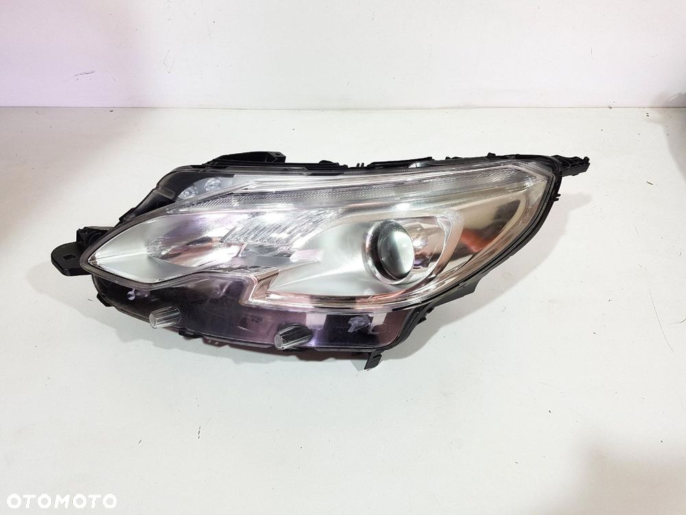 PEUGEOT 2008 I 1 LAMPA PRZÓD PRZEDNIA LEWA 9677810180 EUROPA ORYGINAŁ - 2
