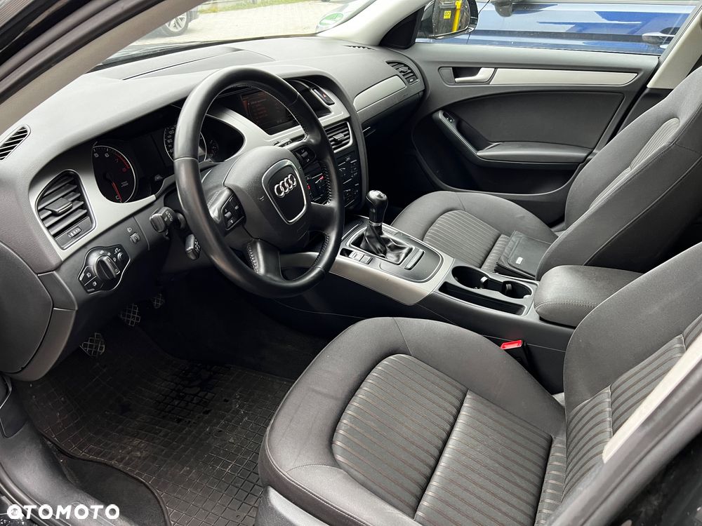 Audi A4 Avant - 25