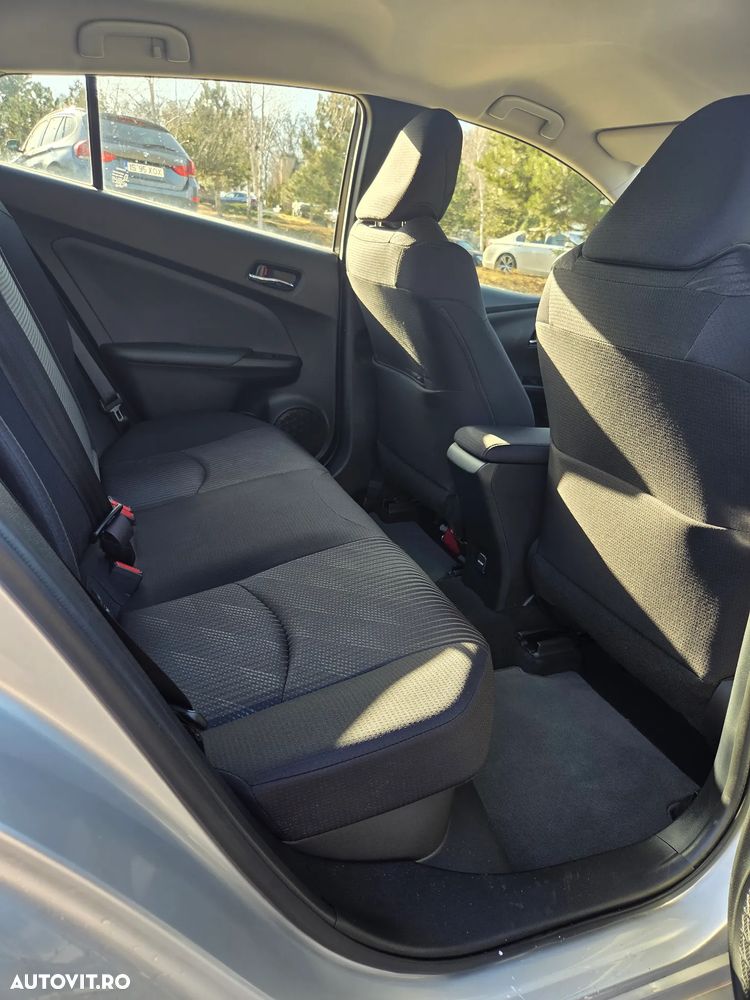 Toyota Prius Hybrid Comfort - 12