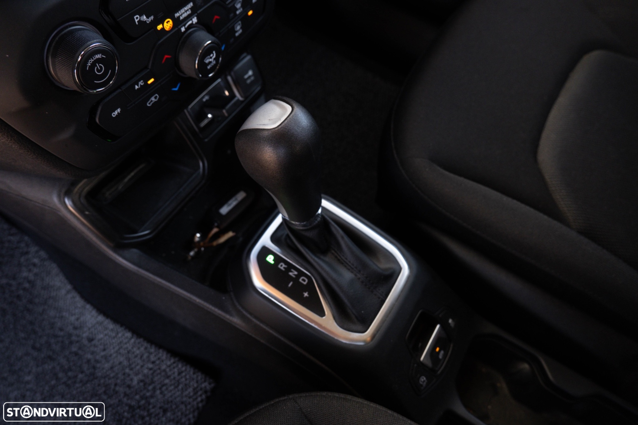 Jeep Renegade 1.3 T Orange Edition DCT - 24