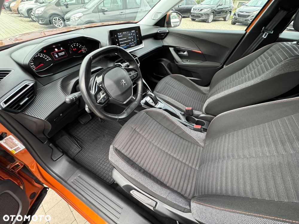 Peugeot 2008 1.2 PureTech Active S&S EAT8 - 19