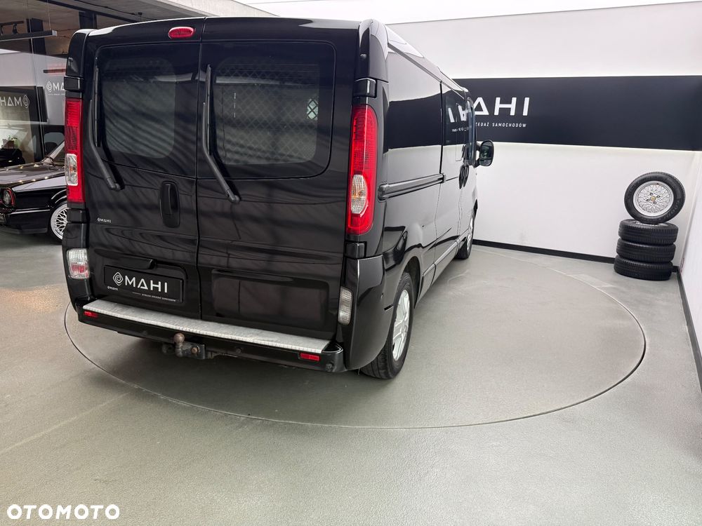 Renault Trafic 2.0 dCi 115 FAP Grand Combi L2H1 Expression - 11