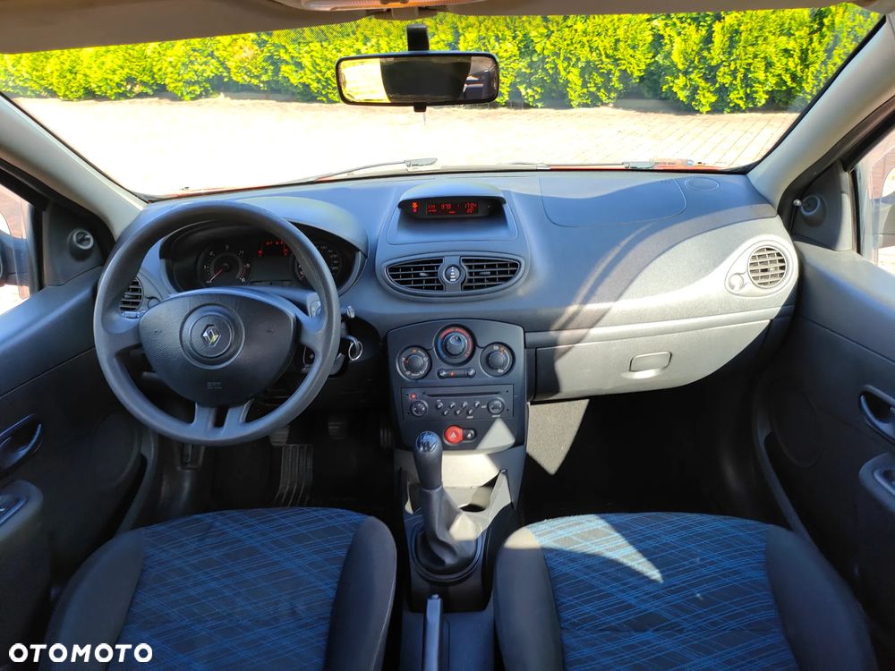 Renault Clio - 12