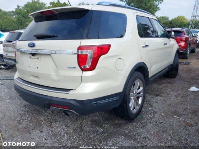 Ford Explorer - 25