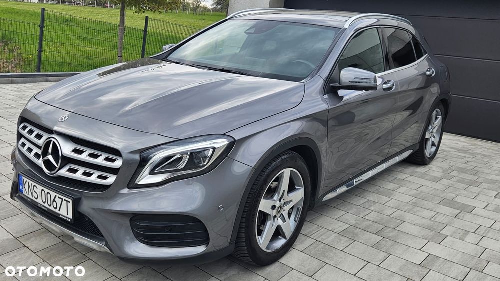 Mercedes-Benz GLA 200 7G-DCT AMG Line - 2