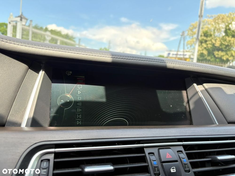 BMW Seria 7 730d - 25