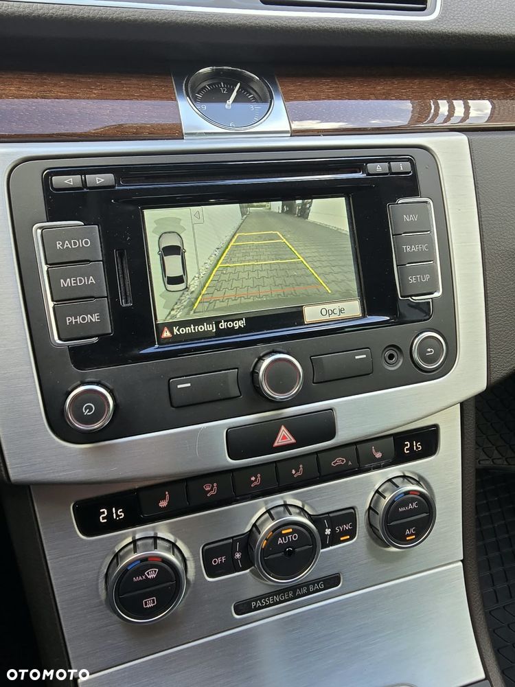 Volkswagen Passat 1.8 TSI DSG Highline - 17