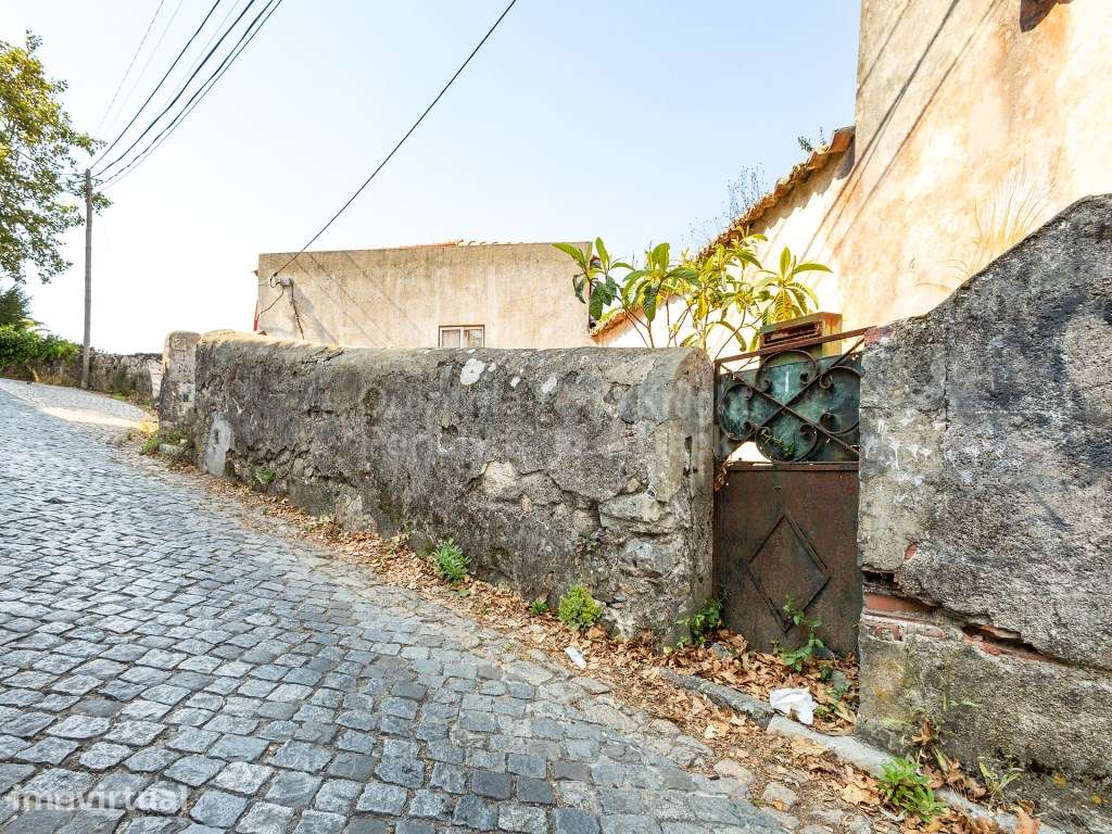 Moradia T2 para remodelar com projeto aprovado, em Sintra - Grande imagem: 5/14