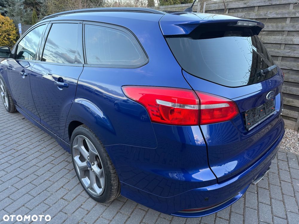 Ford Focus ST - 23