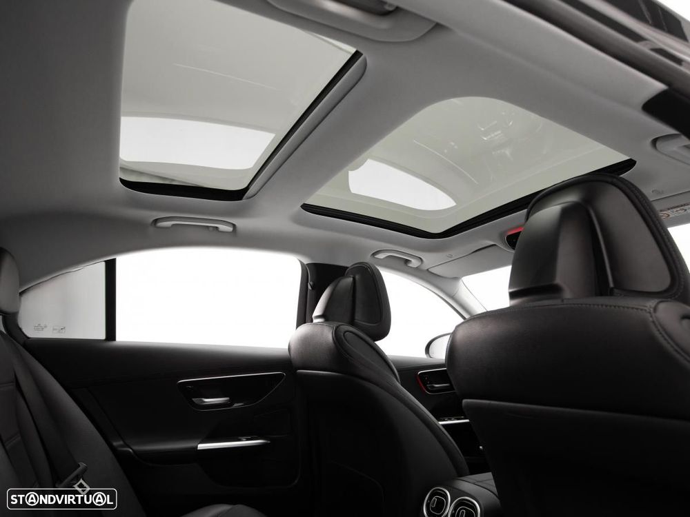 Mercedes-Benz C 300 e 9G-TRONIC AMG Line - 13