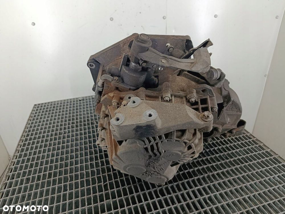 SKRZYNIA BIEGÓW MANUALNA 6 OPEL VECTRA C FL M32 1.9 CDTI - 4