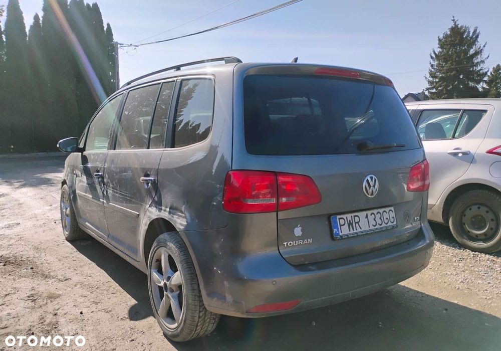 Volkswagen Touran - 4