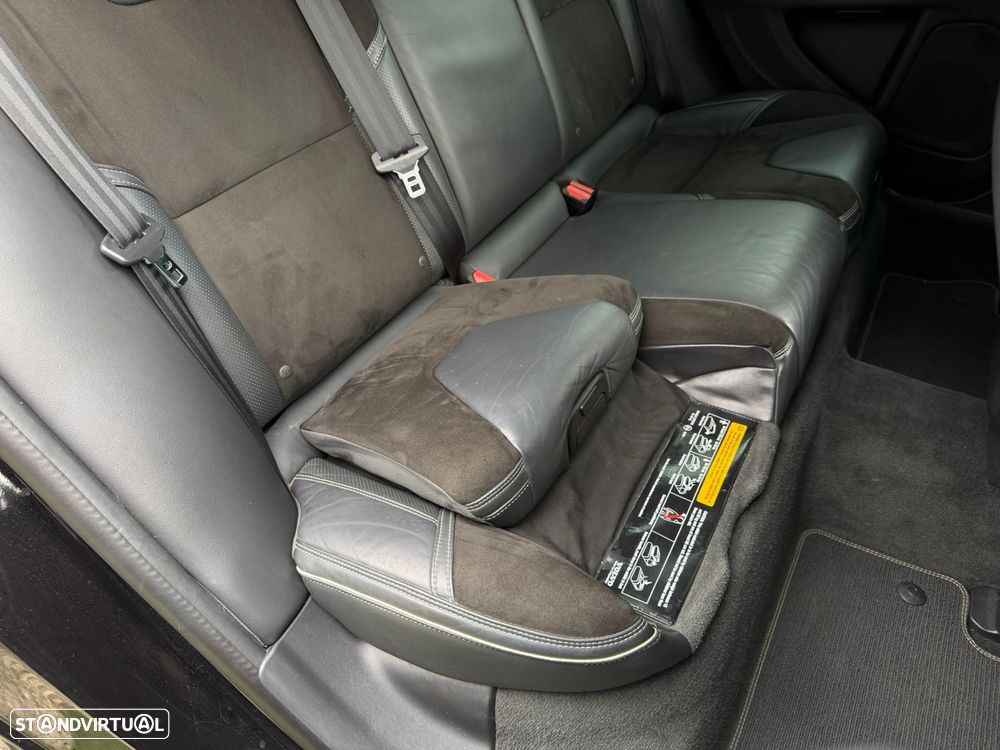 Volvo V60 2.0 D2 R-Design - 23