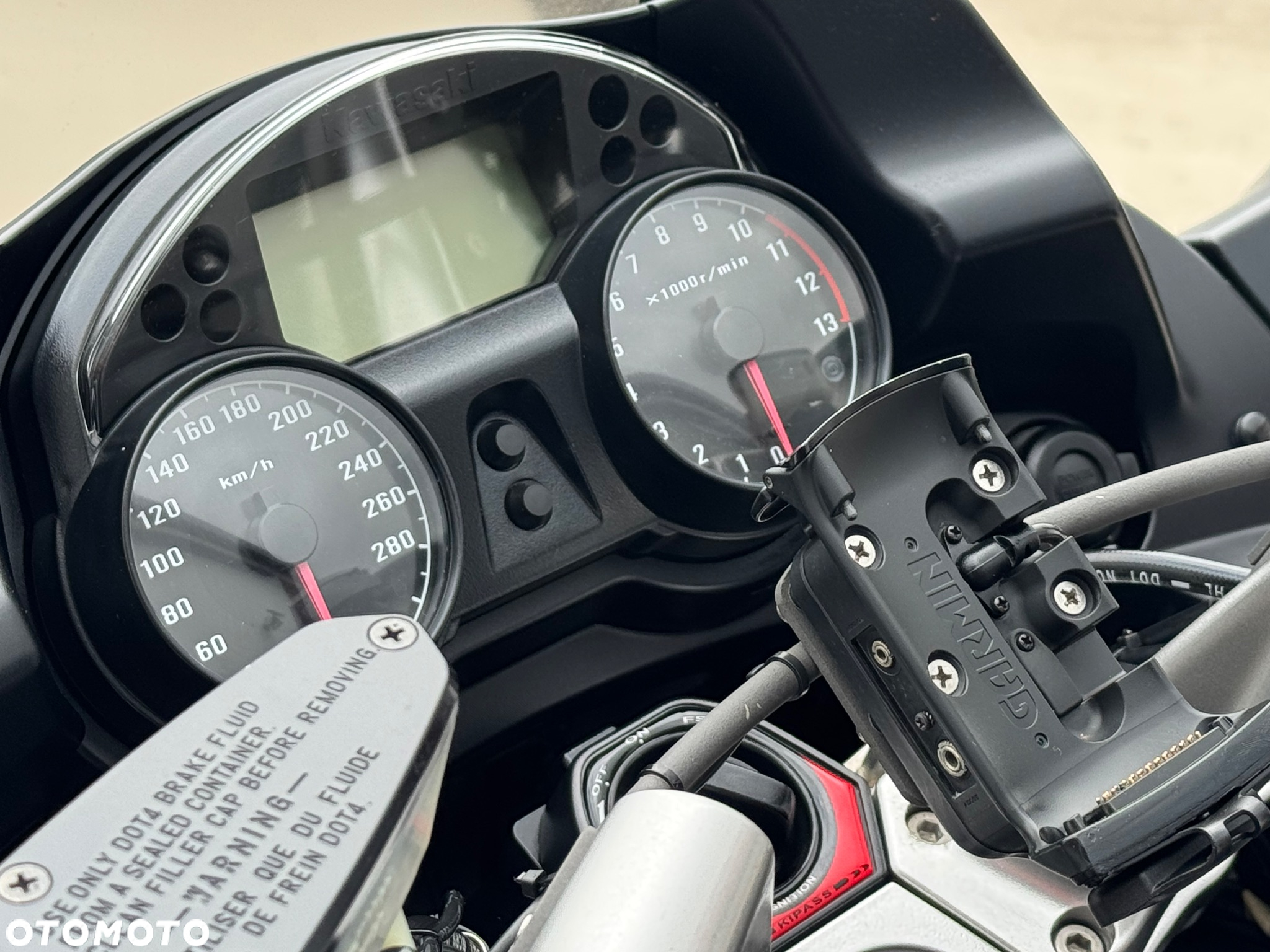 Kawasaki GTR - 12