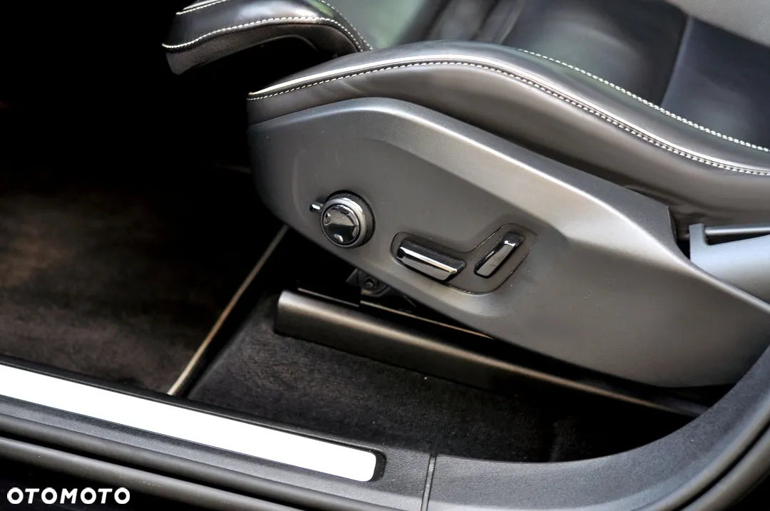 Volvo XC 60 D3 R-Design - 14