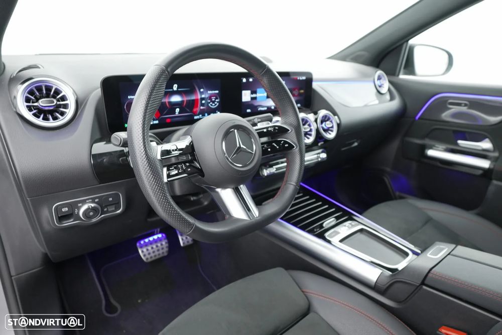 Mercedes-Benz GLA 180 d AMG Line - 24