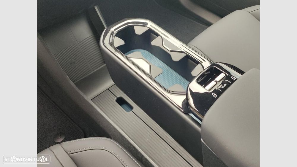 Volvo EX30 69 kWh Single Motor Extended Range Plus - 13