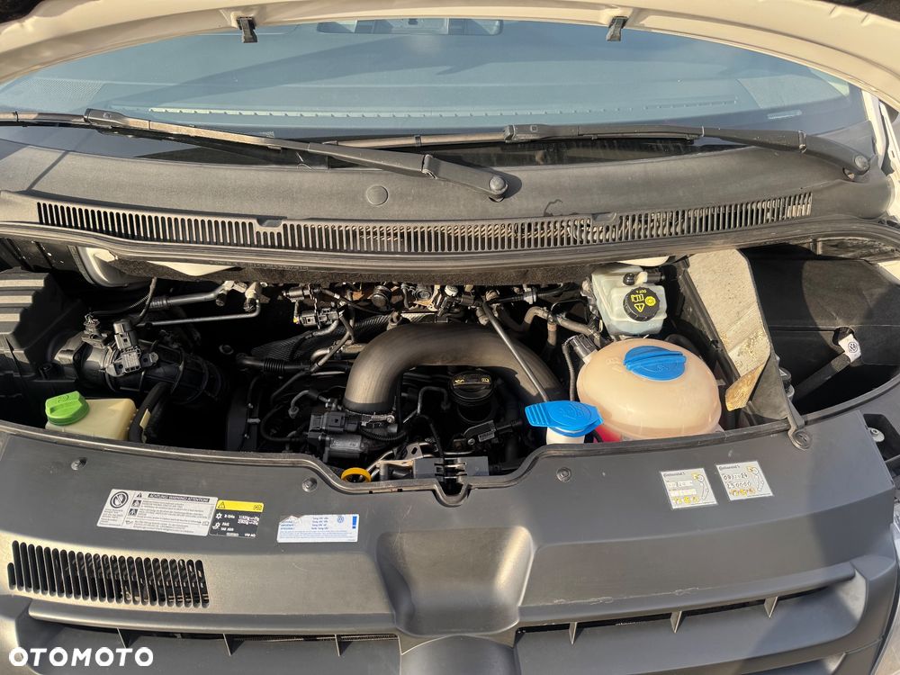 Volkswagen Caravelle - 16