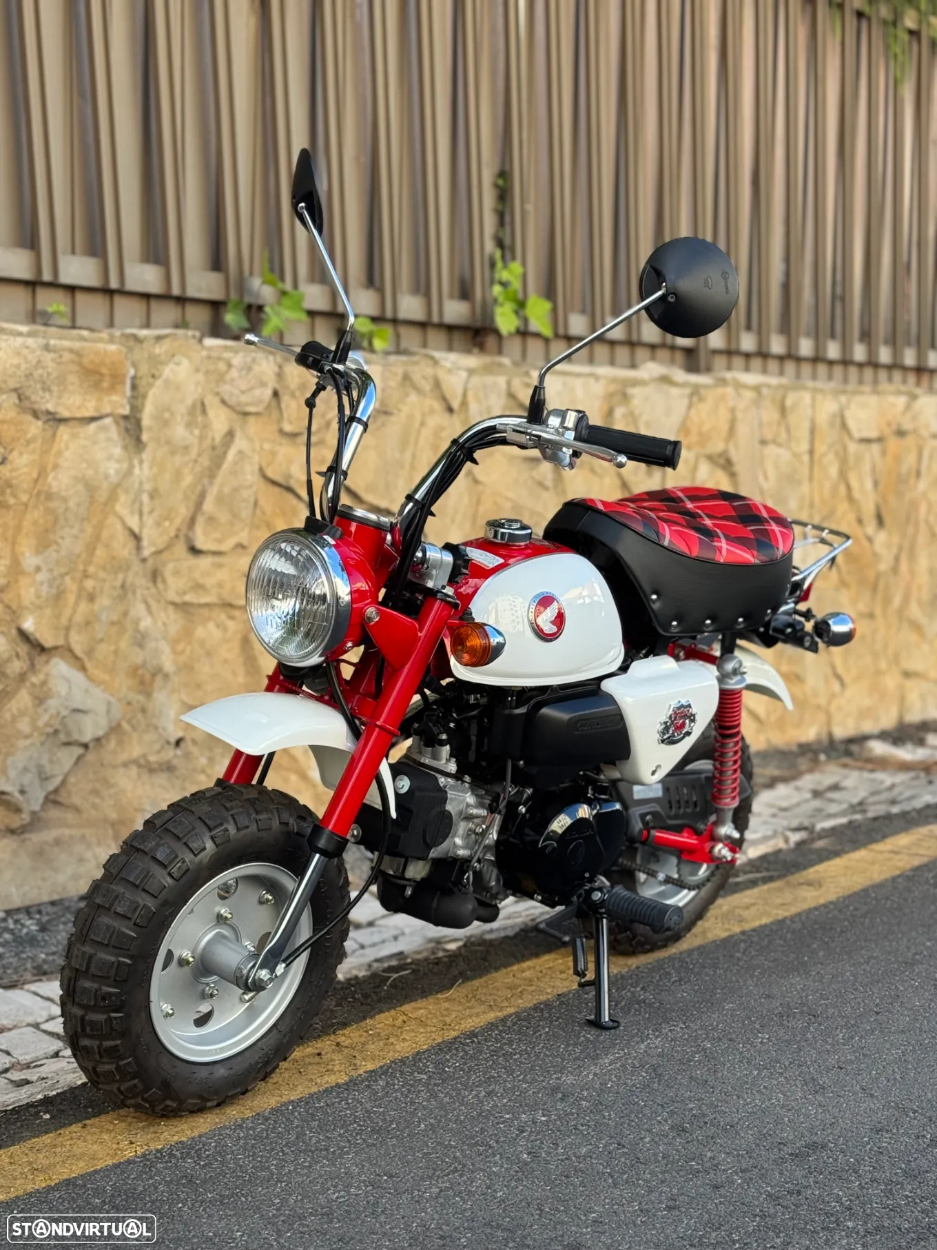 Honda Monkey Z50 50th Anniversary - 3