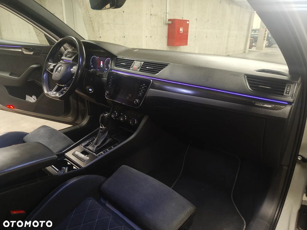 Skoda Superb 2.0 TDI DSG Sportline - 4