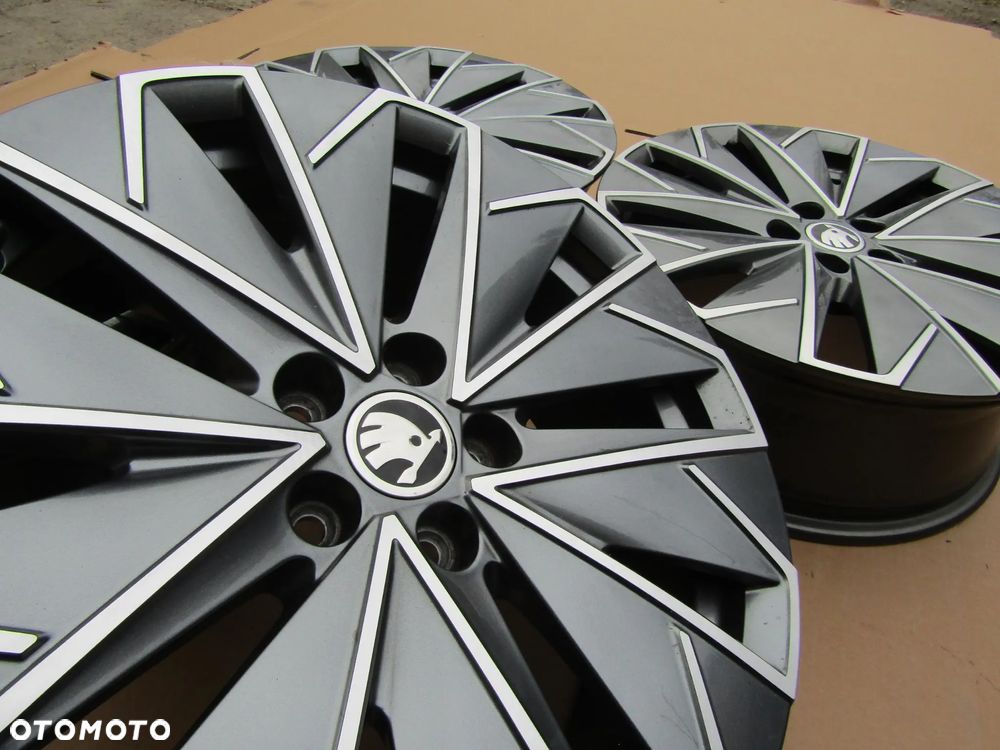 4x Felgi 17 Skoda Kamiq Scala Fabia Seat Ibiza IV VW Polo IV V IV Seat Arona T-Cross Taigo 6,5 j 5x100 ET 40 - 20