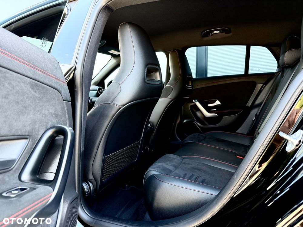 Mercedes-Benz CLA 220 d AMG Line 8G-DCT - 27