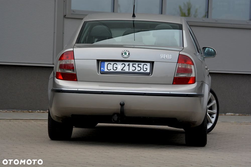 Skoda Superb 2.0 TDI DPF Exclusive - 18