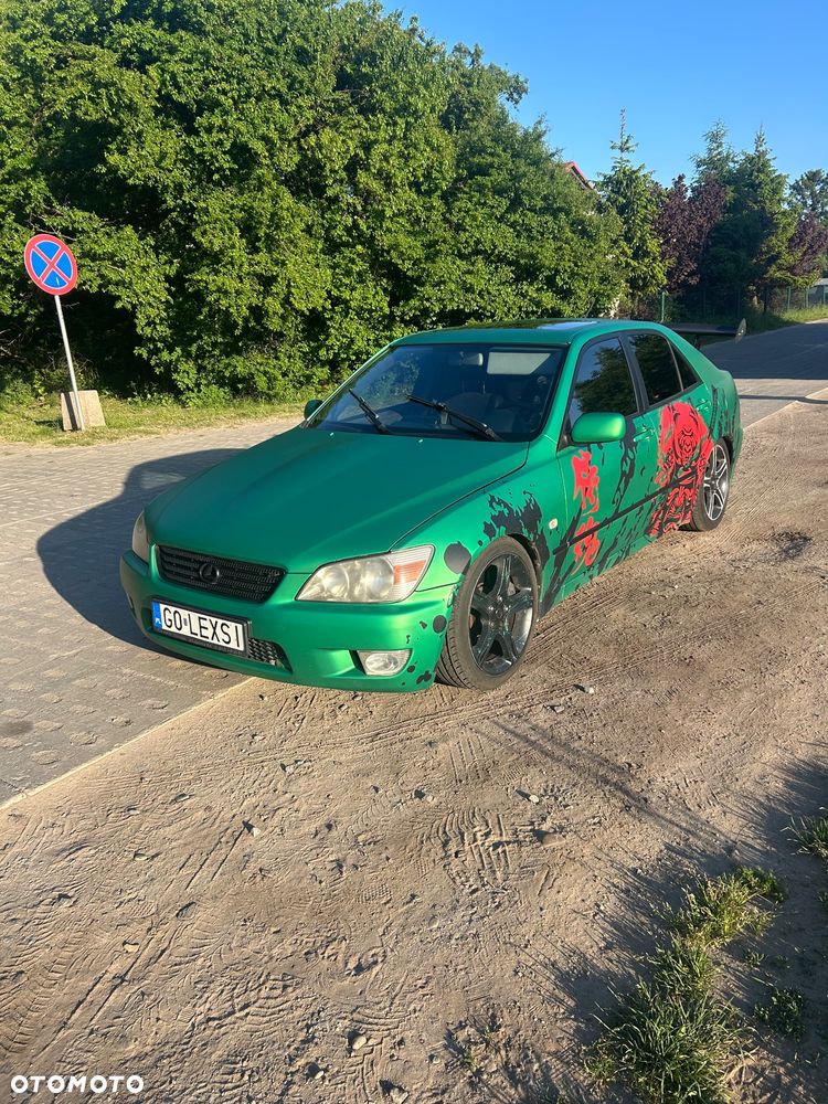 Lexus IS - 1